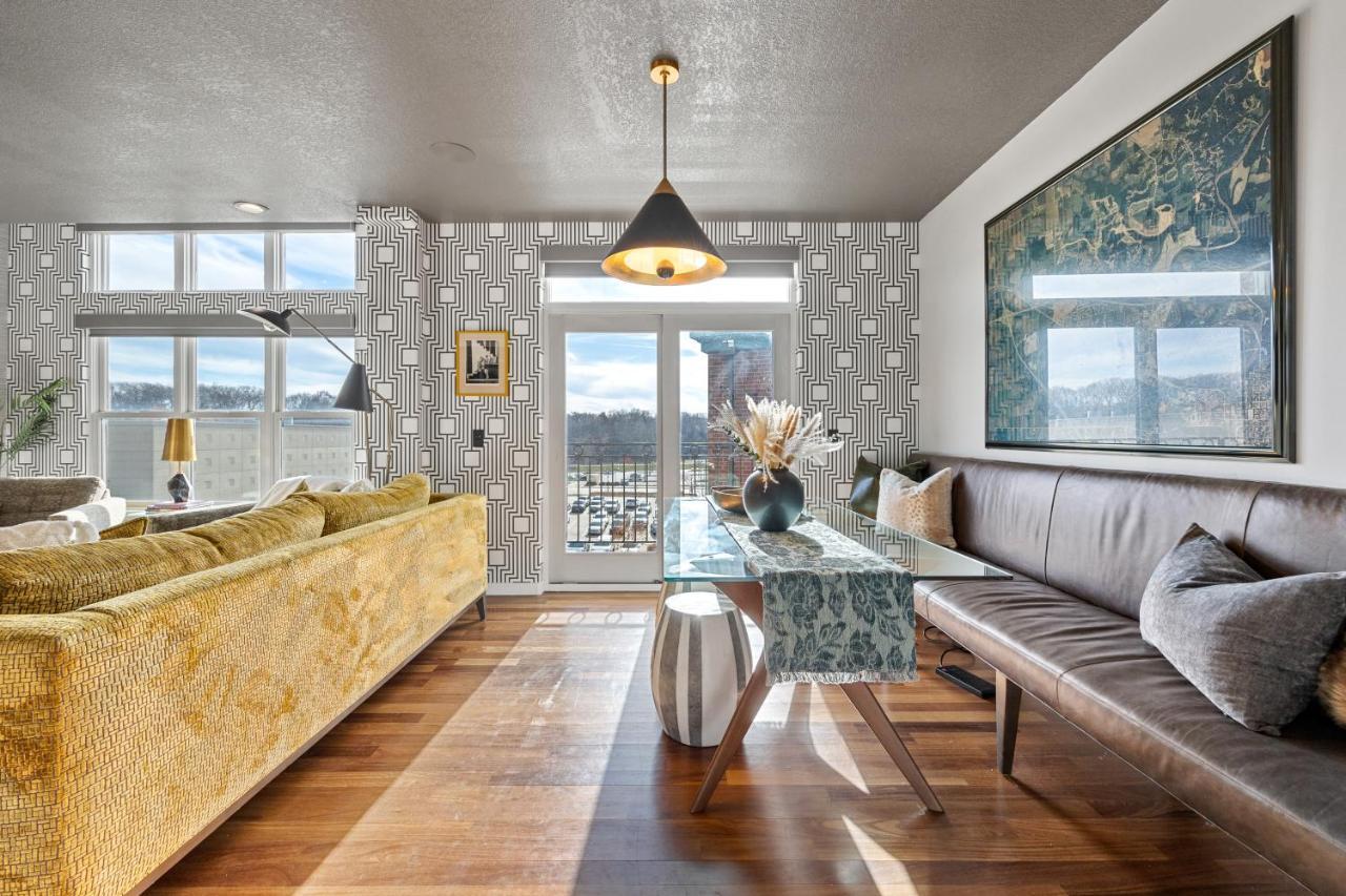 Iowa River Landing Luxury 2-Bed & 2-Bath Condo Coralville Exterior foto